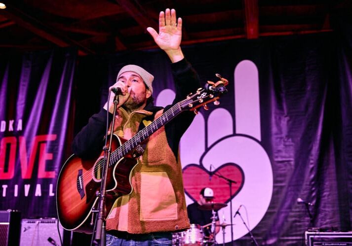 SLMADLOVE24_AldousCollinsandfriends_17337